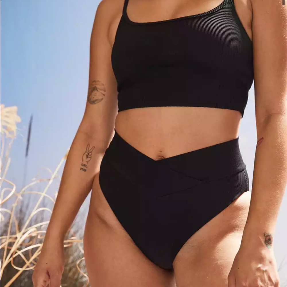 Ribbed Crossover High Cut Cheeky Bikini Bottom